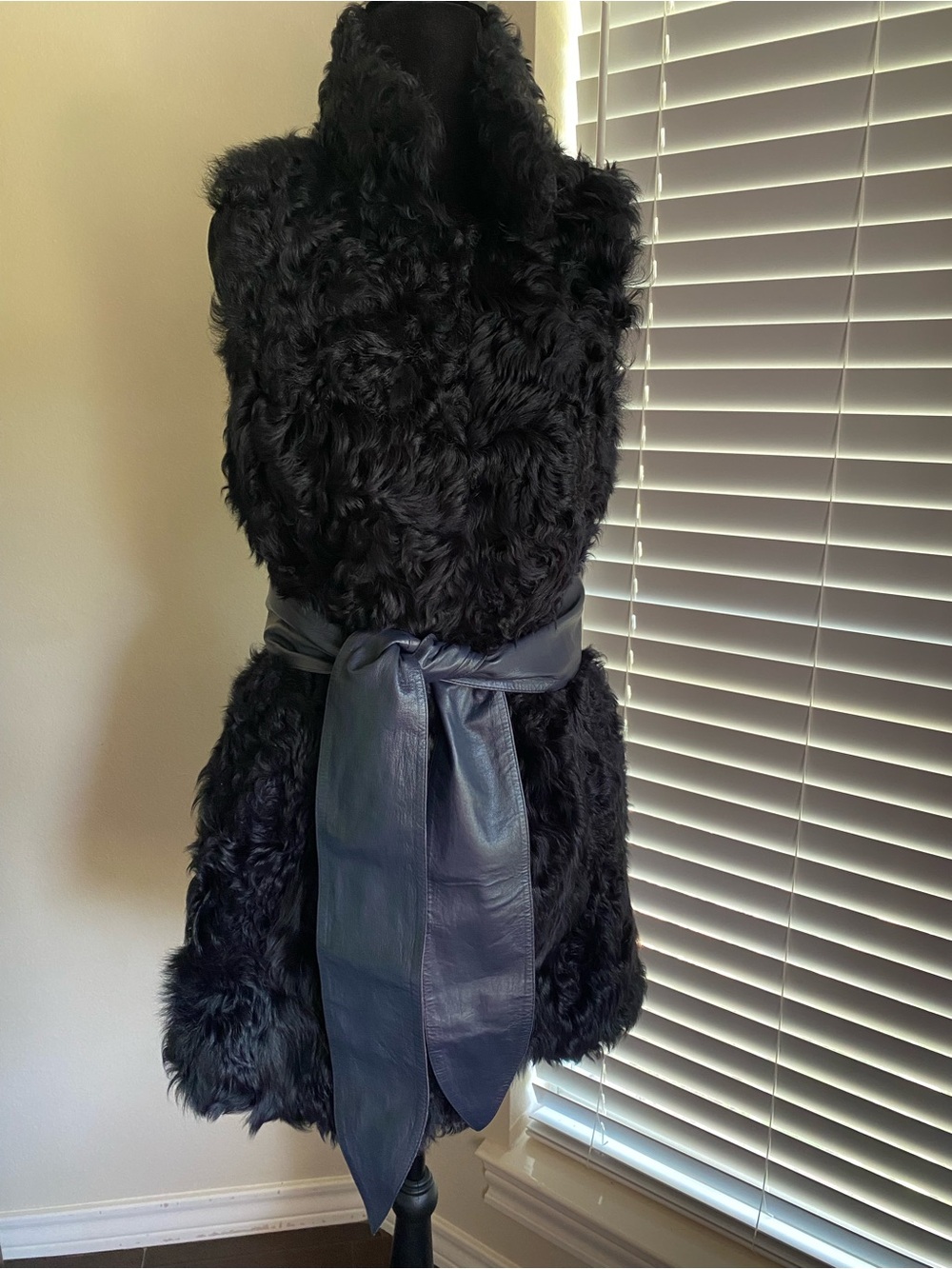 Punto 100% Shearling Lambskin Fur Black Belted Vest, Size 4